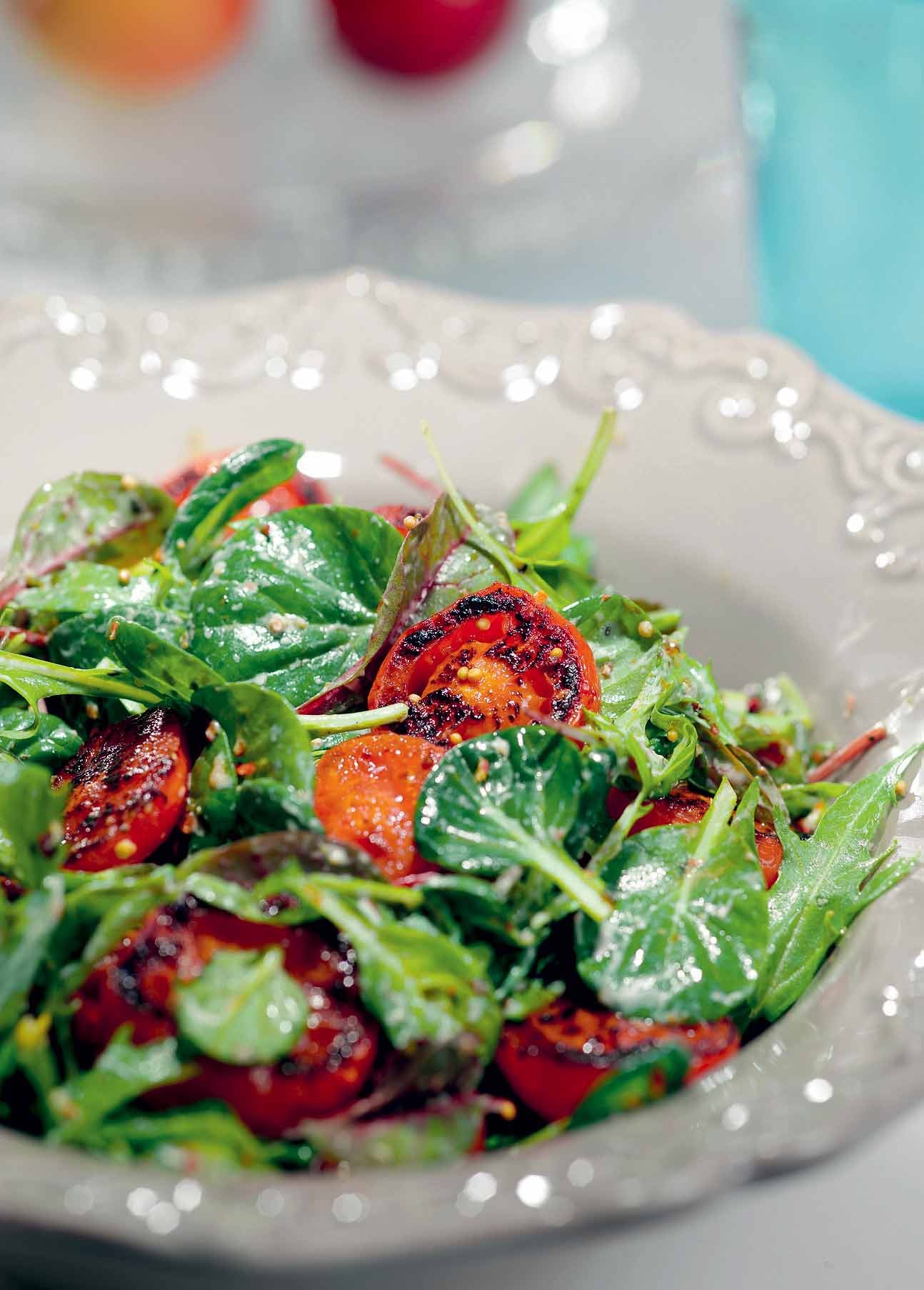 Salad with roasted tomatoes