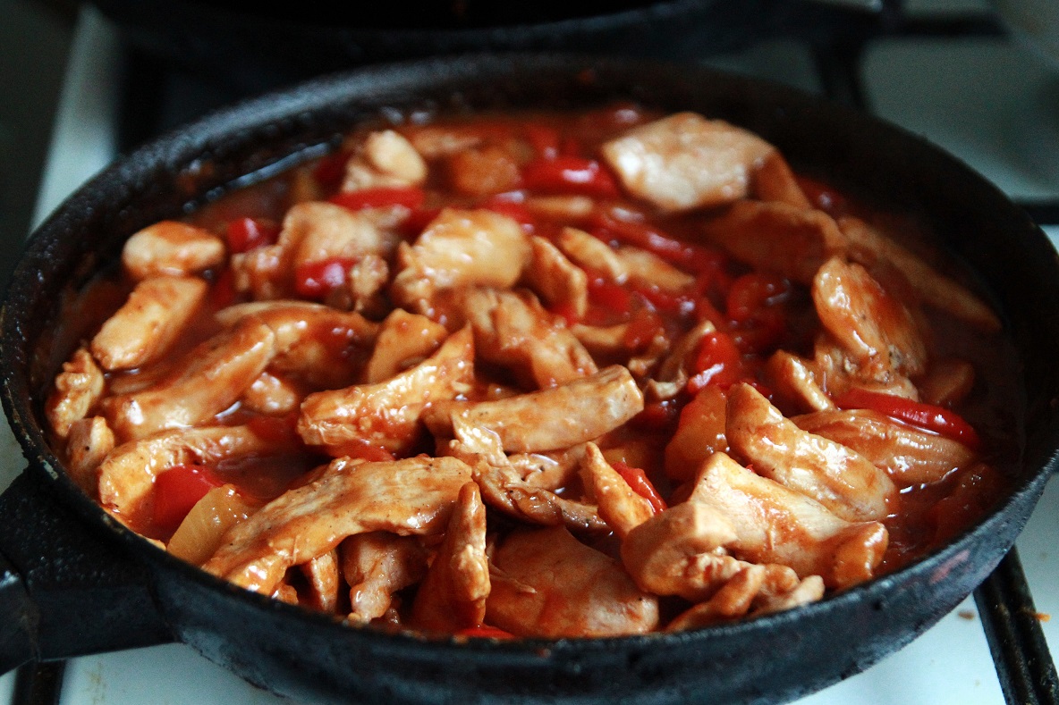 Chinese chicken in sweet and sour sauce